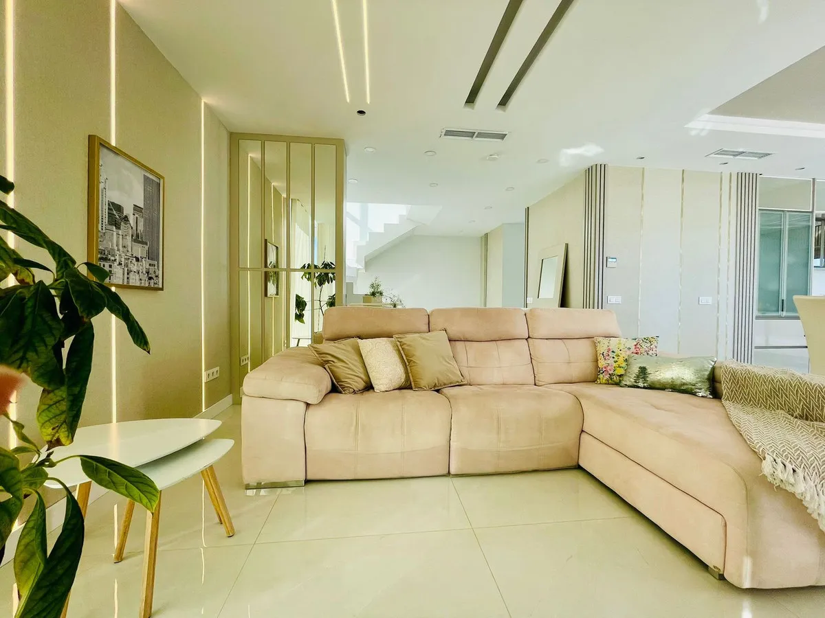 1f203d75-71b8-4b30-9aaa-a7b184c83bcf