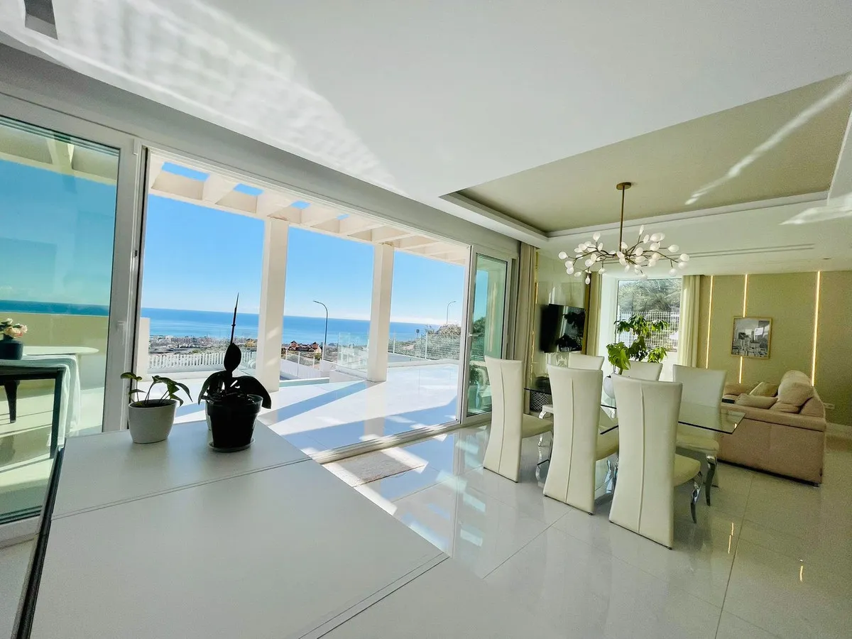 b5521422-c41c-4db3-a84d-056f1315615e