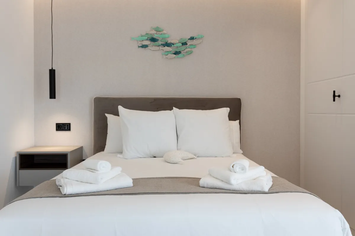 a141f429-913f-4a7b-a75b-8aa4449d938b