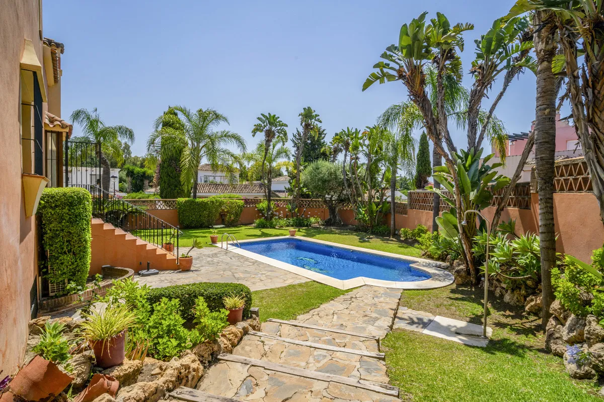 c82c8d45-6e89-4154-baa6-6aba8c7b69cd