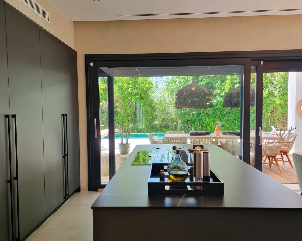 10695a8b-84d6-42e3-80ea-b042ef31db8f