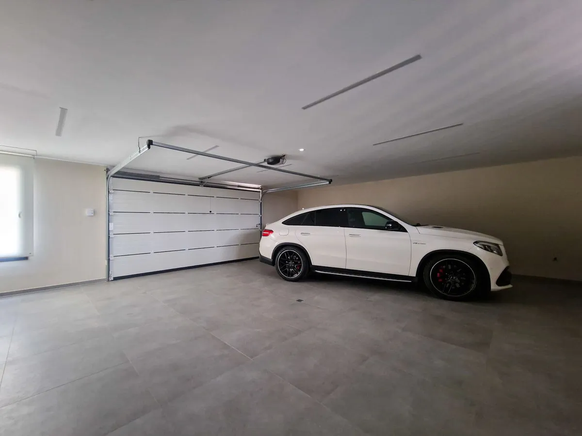 5b73781c-6dbc-47dc-95ac-803d57a0cf86