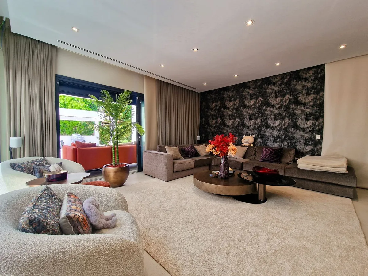 b46da857-d7a0-4fa4-9857-f9bf2b8a282d