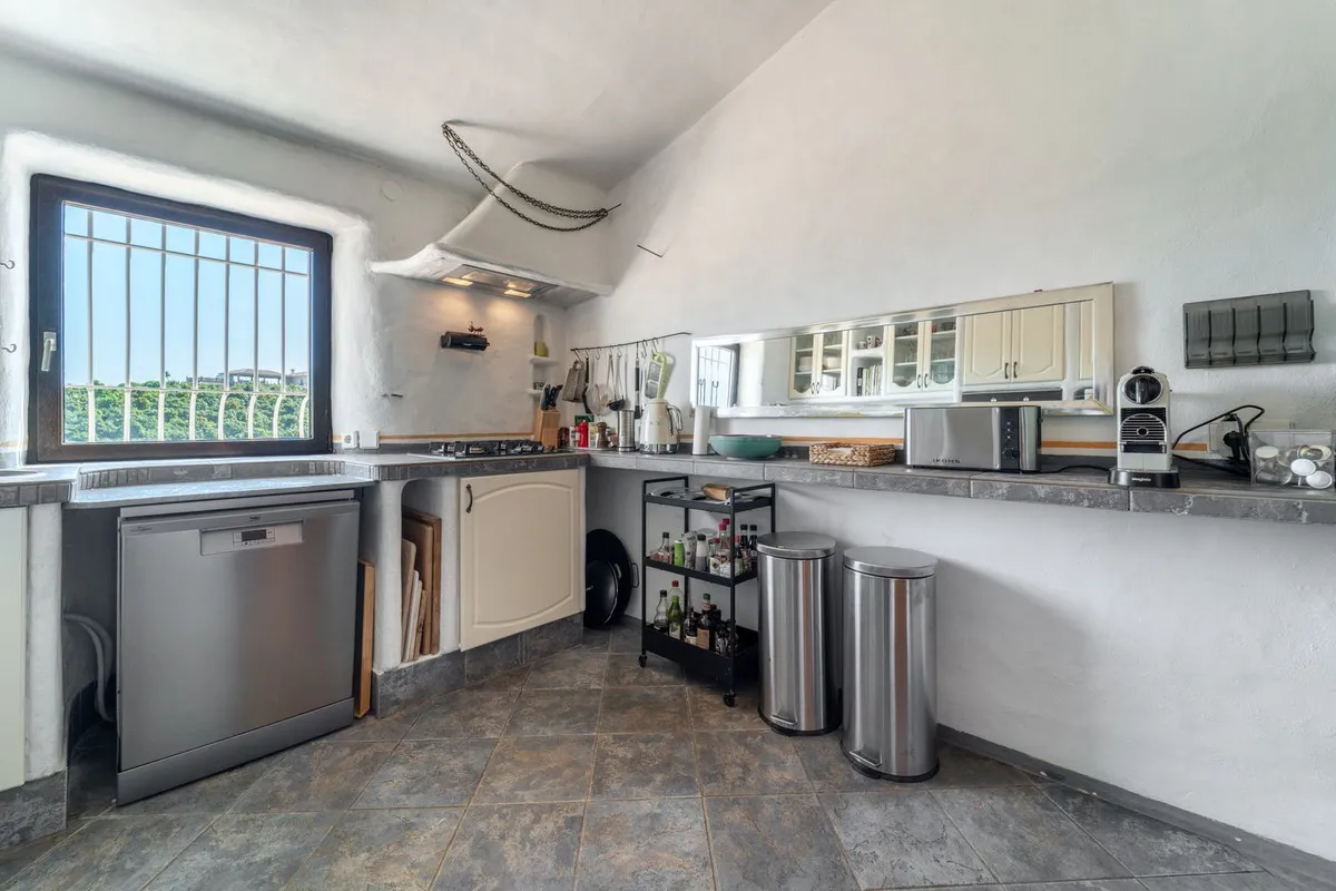 cdff24d6-2981-4e90-a530-a8e47fa3f8f9