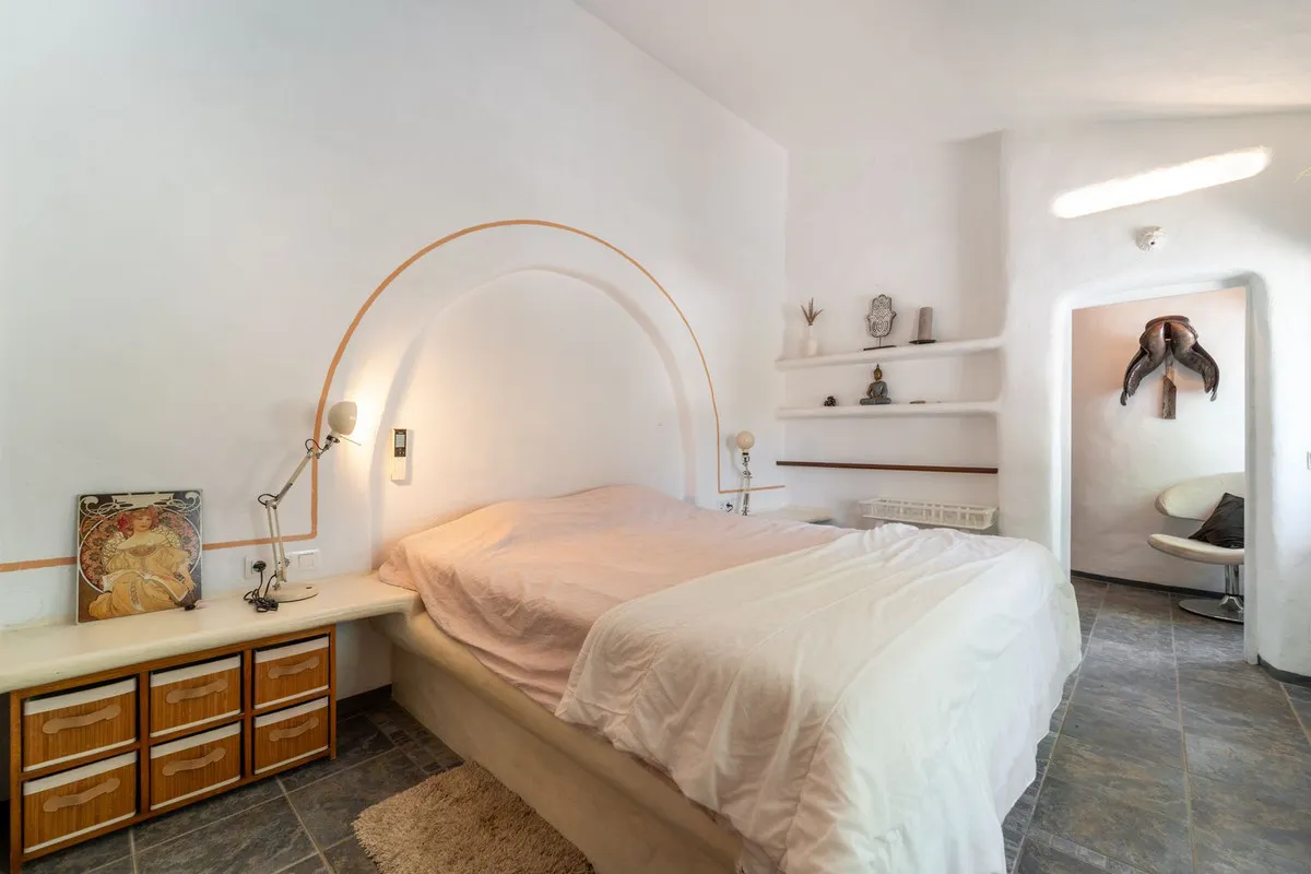 db564e5a-64cc-4ecb-ab0a-98b0b8496586