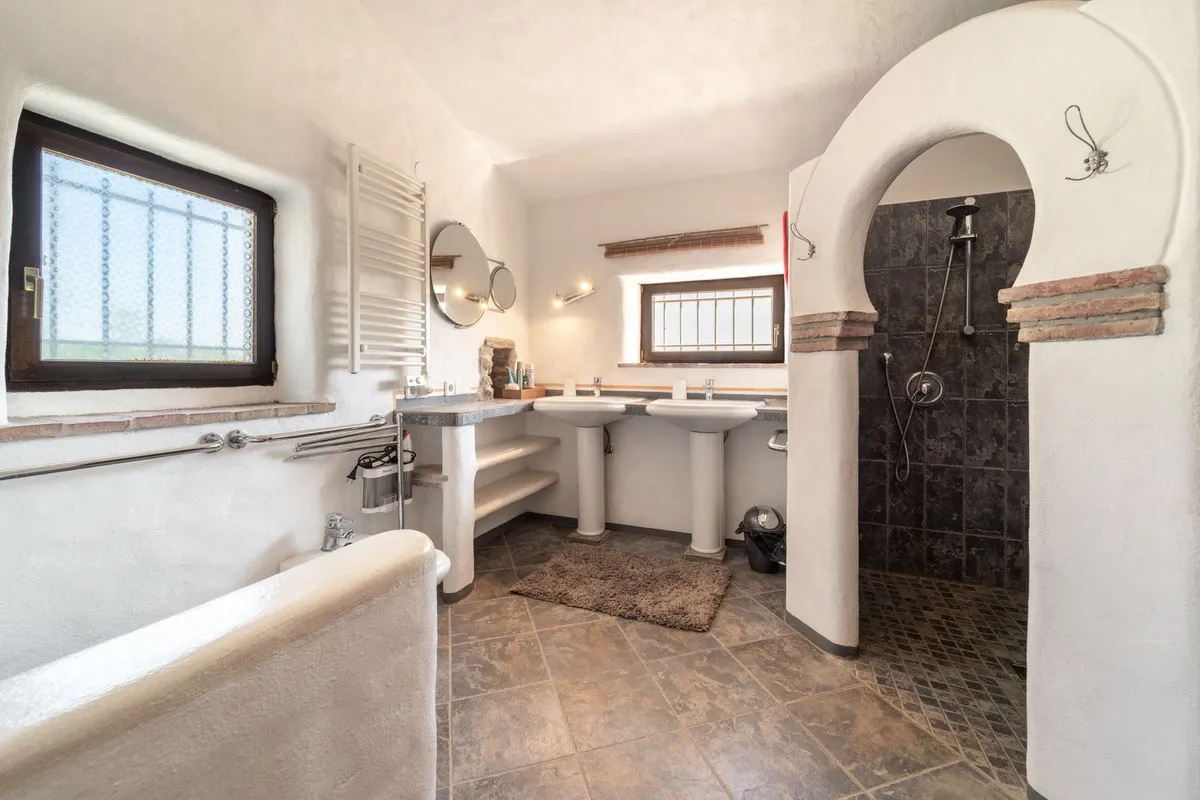 f30748f2-7d36-48fe-8885-2f6974cc41d8