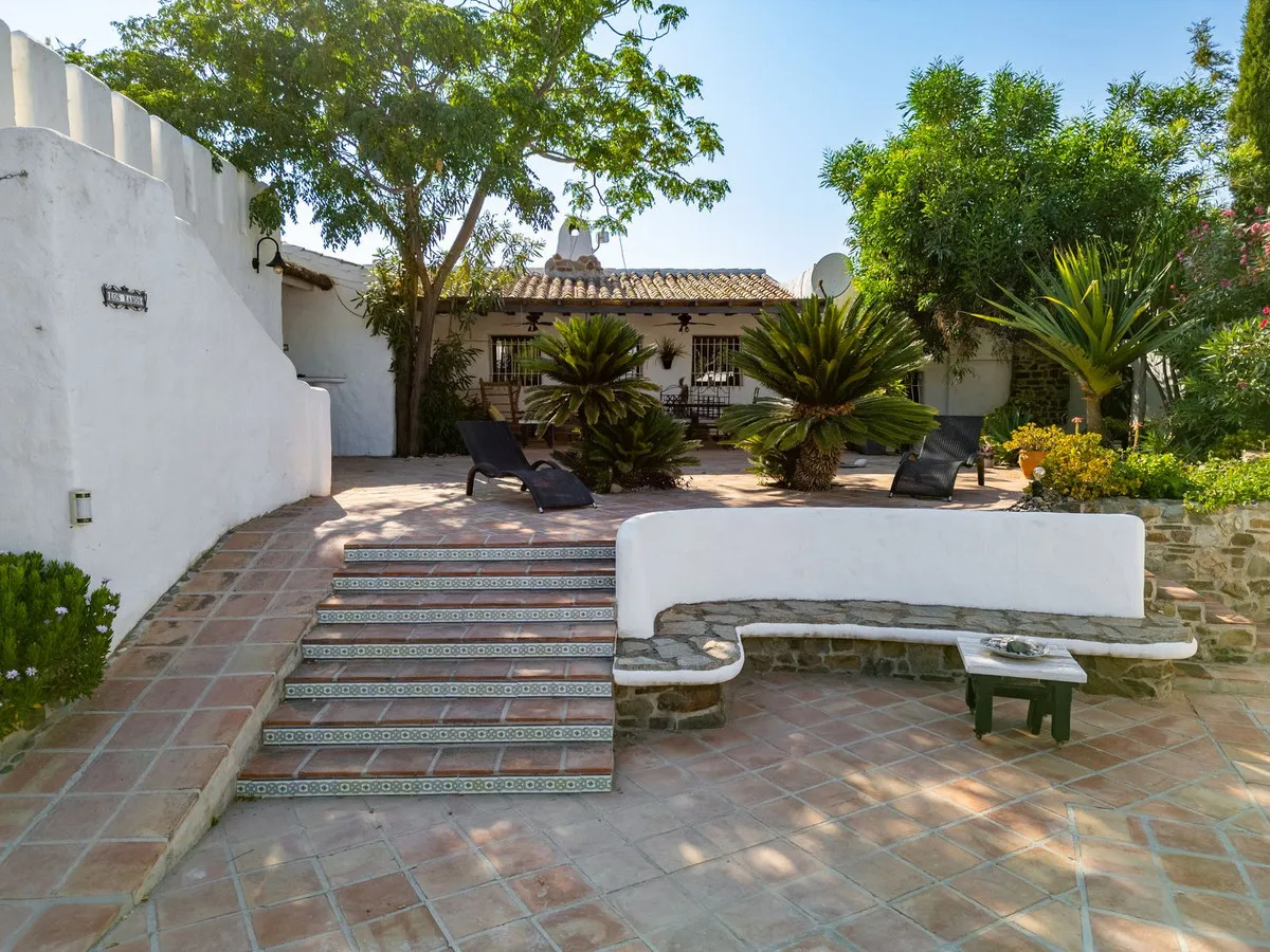 fbe5a849-5d18-4a46-b3cd-e6c340d24e1c