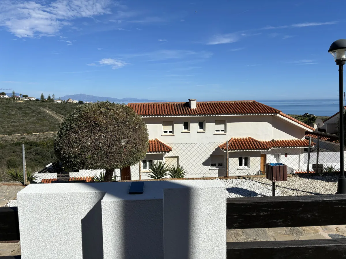 c670dac8-3b29-482c-9b29-e46bed8bd514