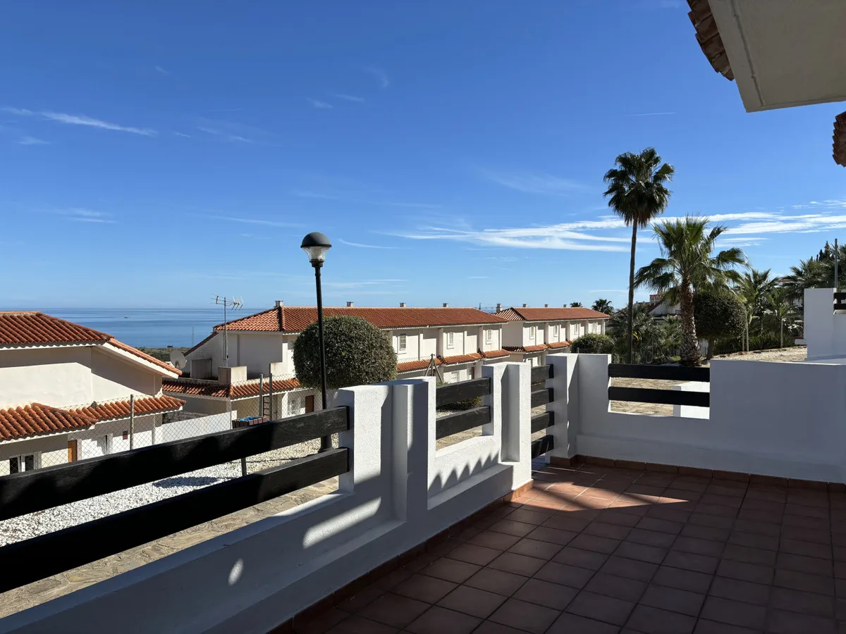 e384202d-1b4e-498a-bd33-4459edf4c98b