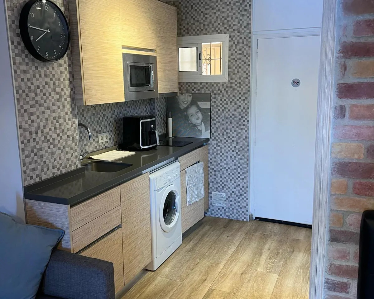 a83ff309-fa6f-450b-8564-89135448cc7a