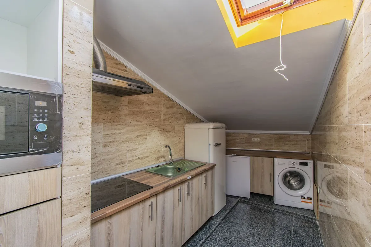 b3e33d98-9933-40ec-88ce-50c179d666dd