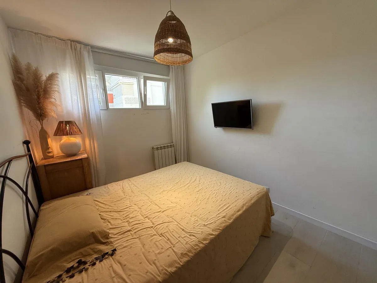 b01eb0c2-6cc7-4676-a1d6-fe948f2f1136