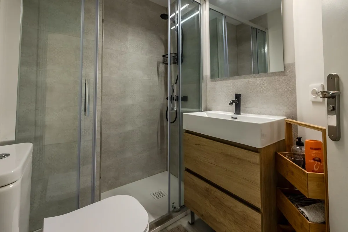 03fb3914-b27d-499e-a327-c1c3c5f1c602