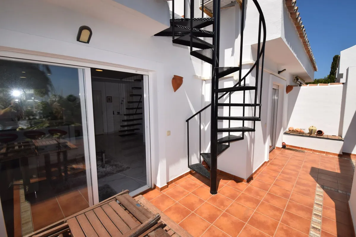 2b651036-8c8b-4ae5-aba7-8331ba75f2af