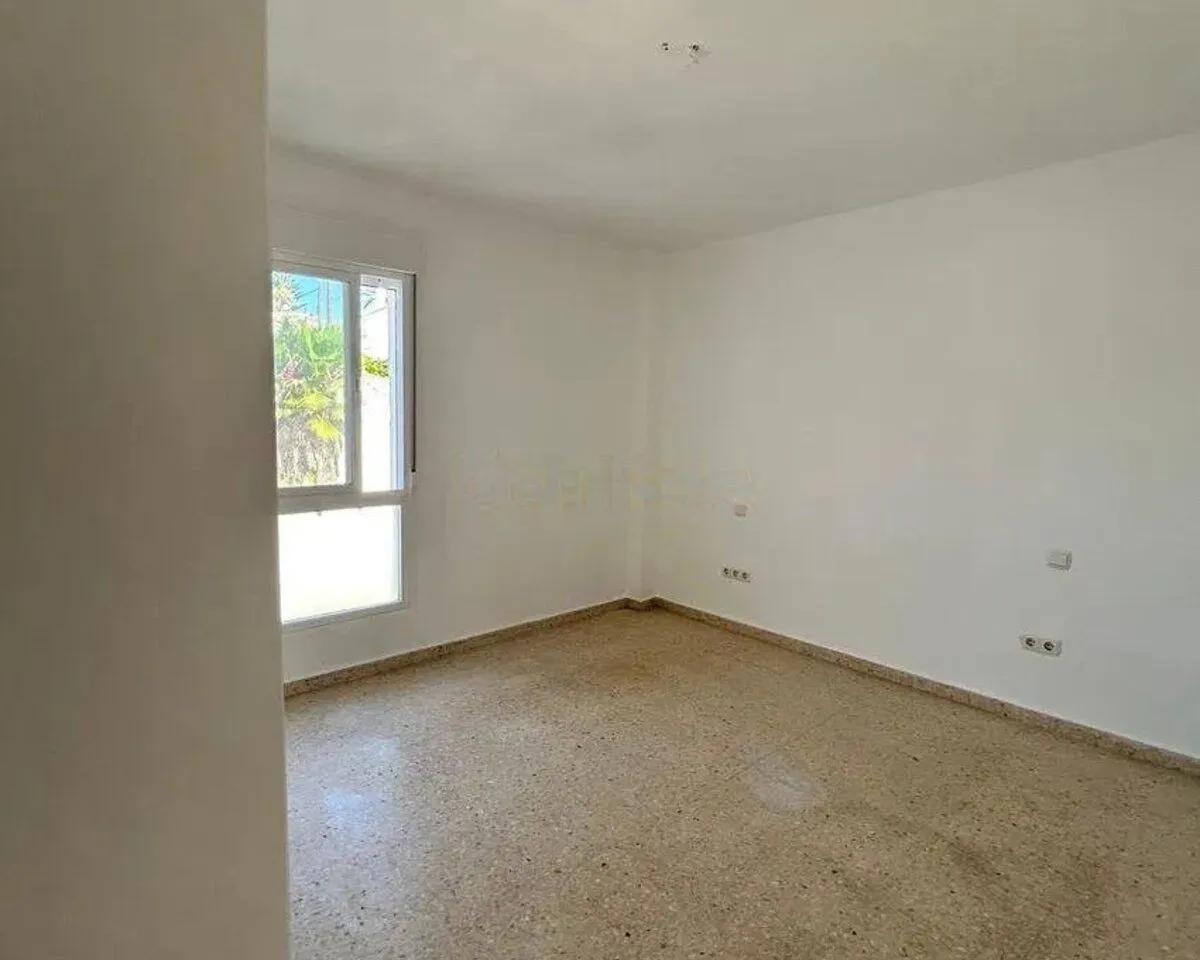 a17b7549-98ff-4f3e-b2f1-bef3ee03763d