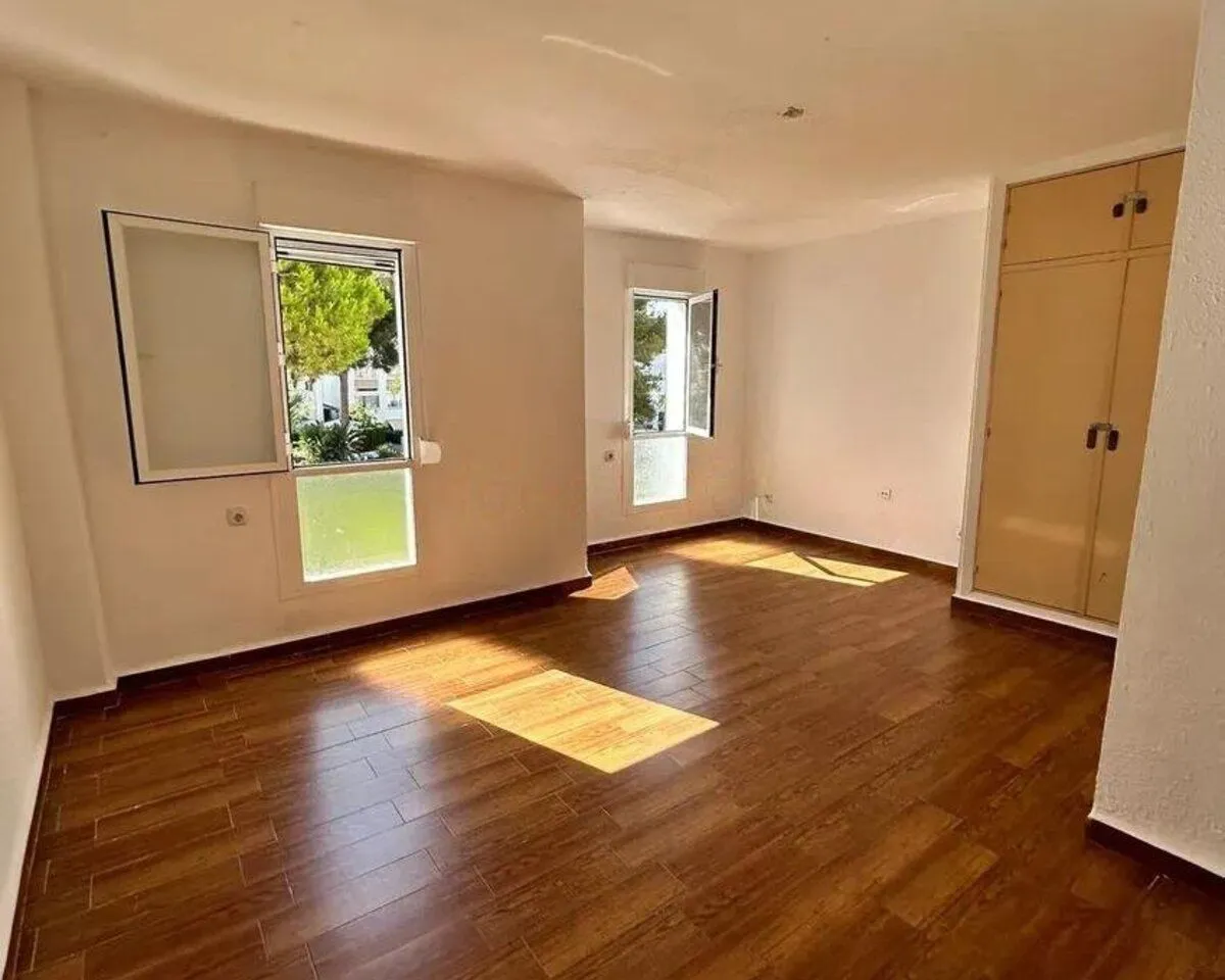 f057d78c-ebfe-4186-be34-56ab21859615