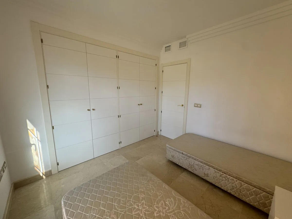 33ab846a-57a4-448a-9272-16f36d77db1a