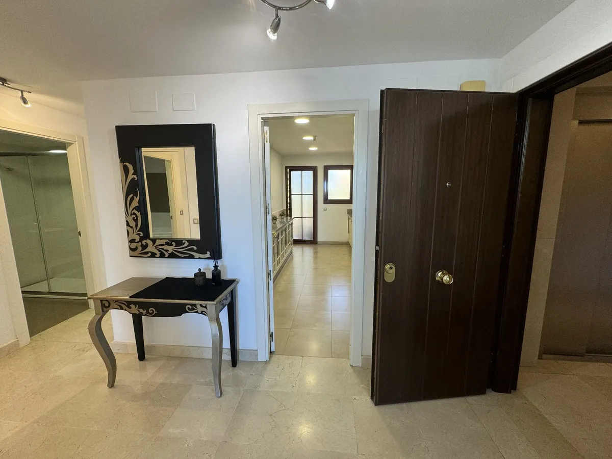 c16064d2-f3f4-41cd-b288-aa797a308a1e