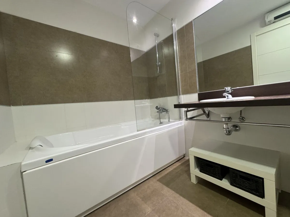 e9fa4ea7-c2b4-476f-a1d0-f1fba4213bab