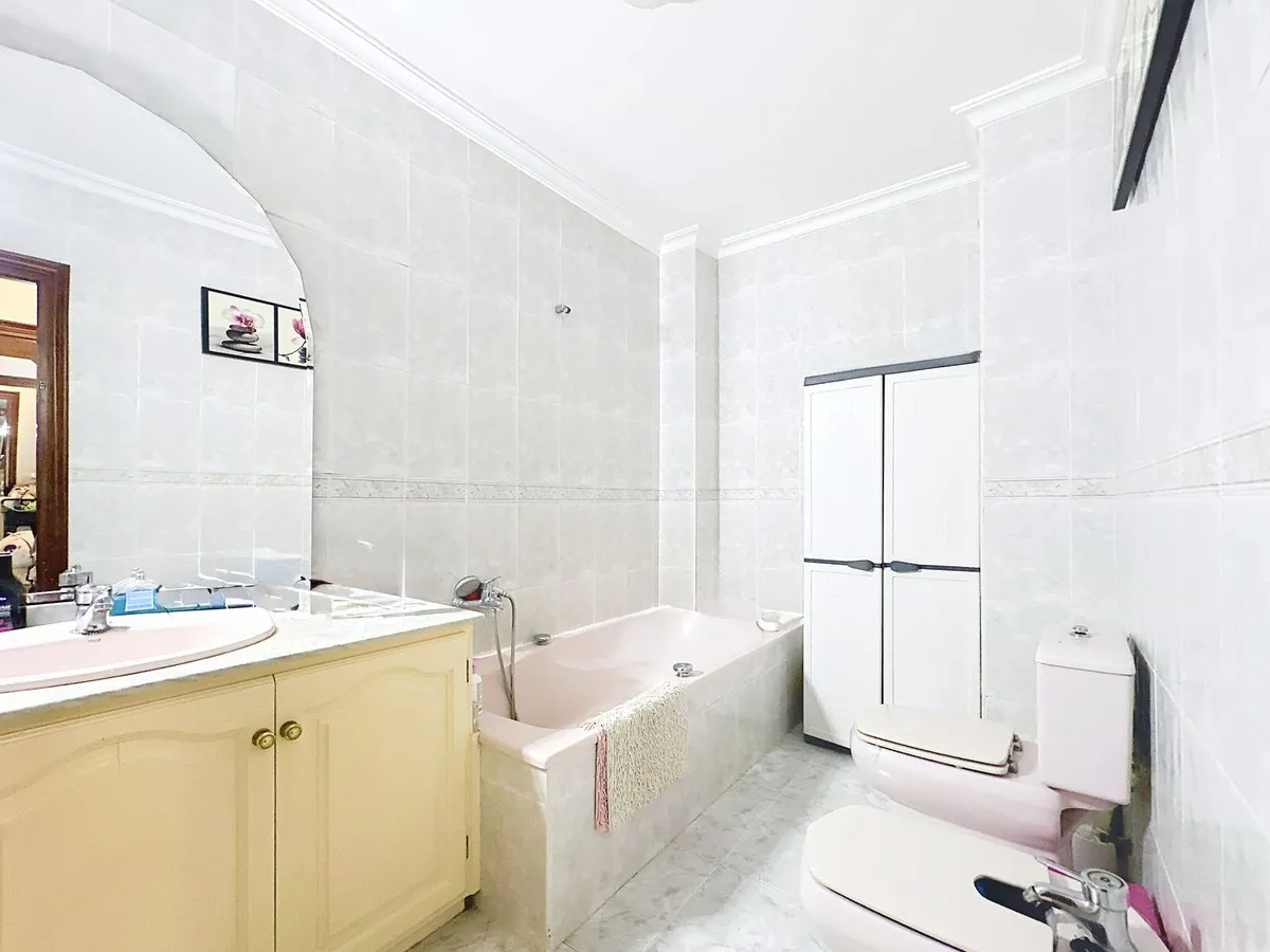 3ee8430a-f66c-4b44-afd3-57d7a2686770