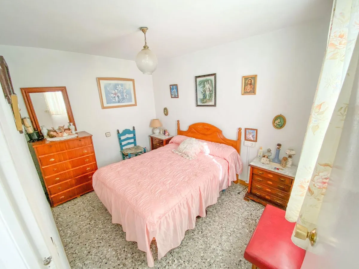 64c8d24d-8fa6-4720-9636-c104defb2518