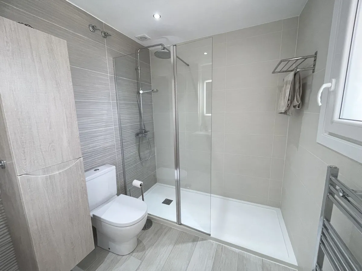 12b85187-4d7f-4b36-828c-f35024715266