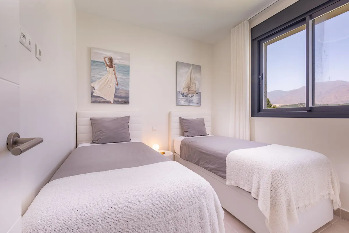 08afd80e-f10a-4e02-8f72-d4836657cad5