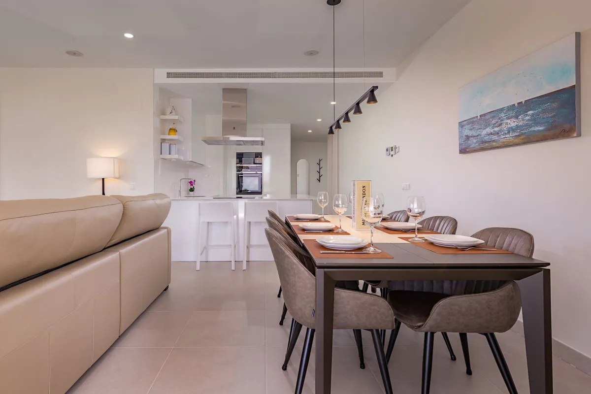 e7585469-81f2-48dc-8f76-3db6ec2bd88f