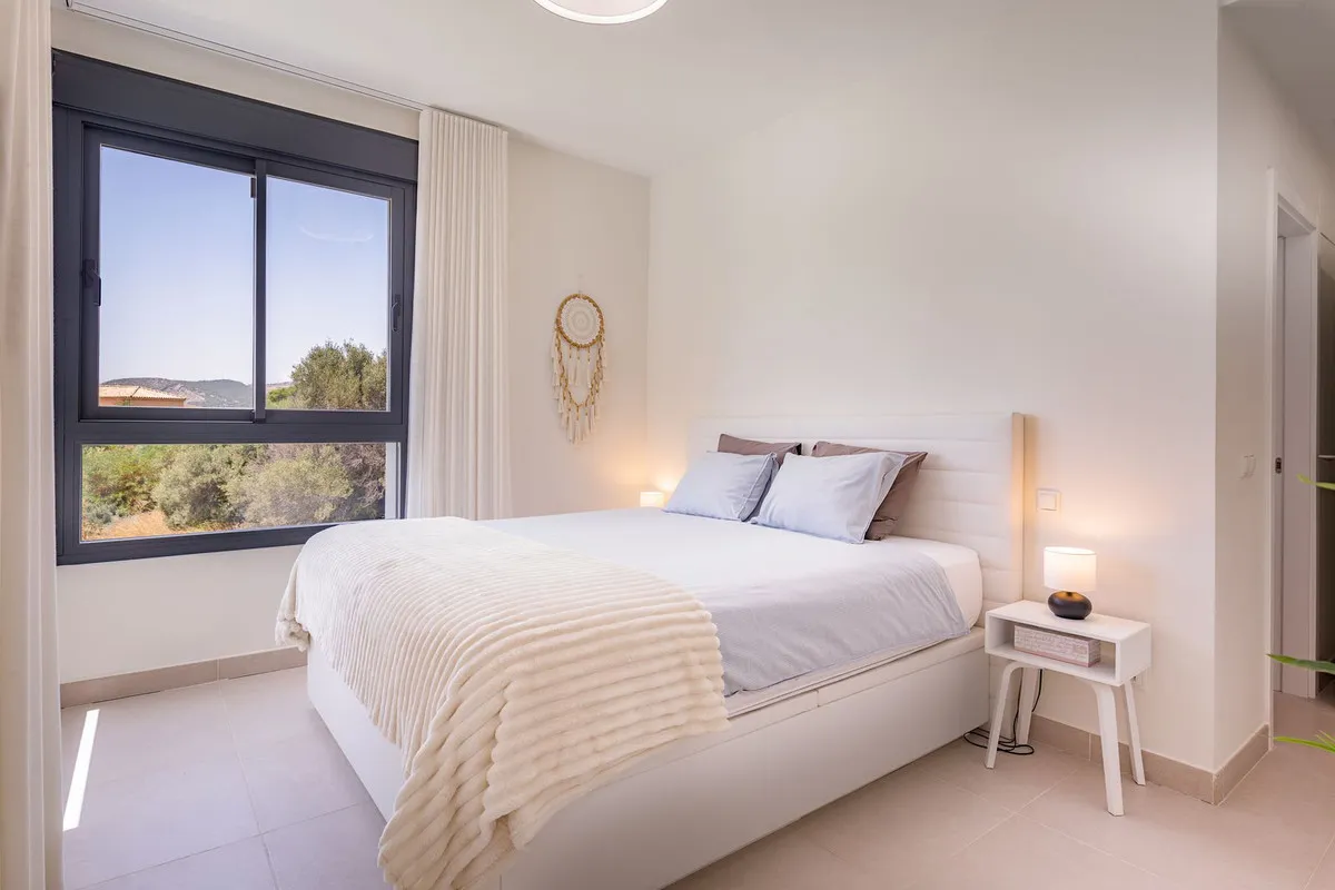 eb0f7189-159d-4ecb-93ae-0faab3c2f57d