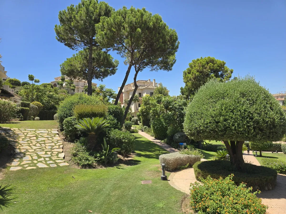 aedc2939-ea91-44ea-b1db-29047572092d