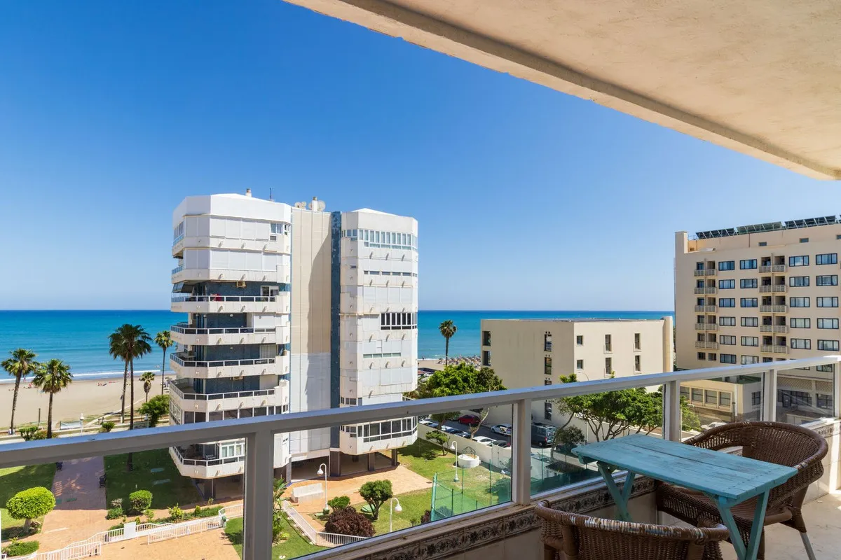 1e018383-d7cc-4ead-ab70-65c2dba57494