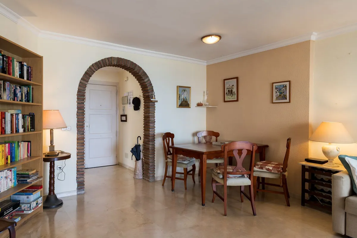 e6784e11-a165-43ca-987b-0d44474157a0