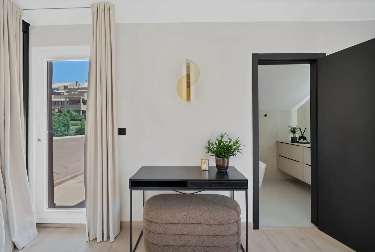 1f6347fa-4d32-4862-ae8a-e4310c41e512