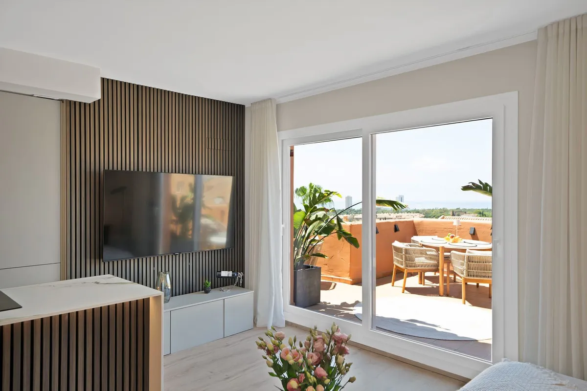 a2fd97e8-c540-4026-b8c8-190aa1056e2e