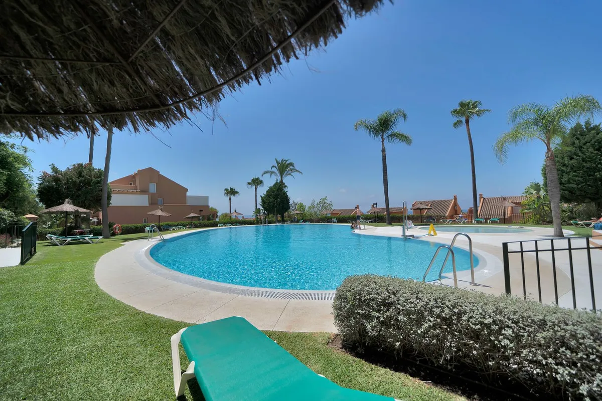 b649f06d-45fd-40c2-878d-41adda2c5a51