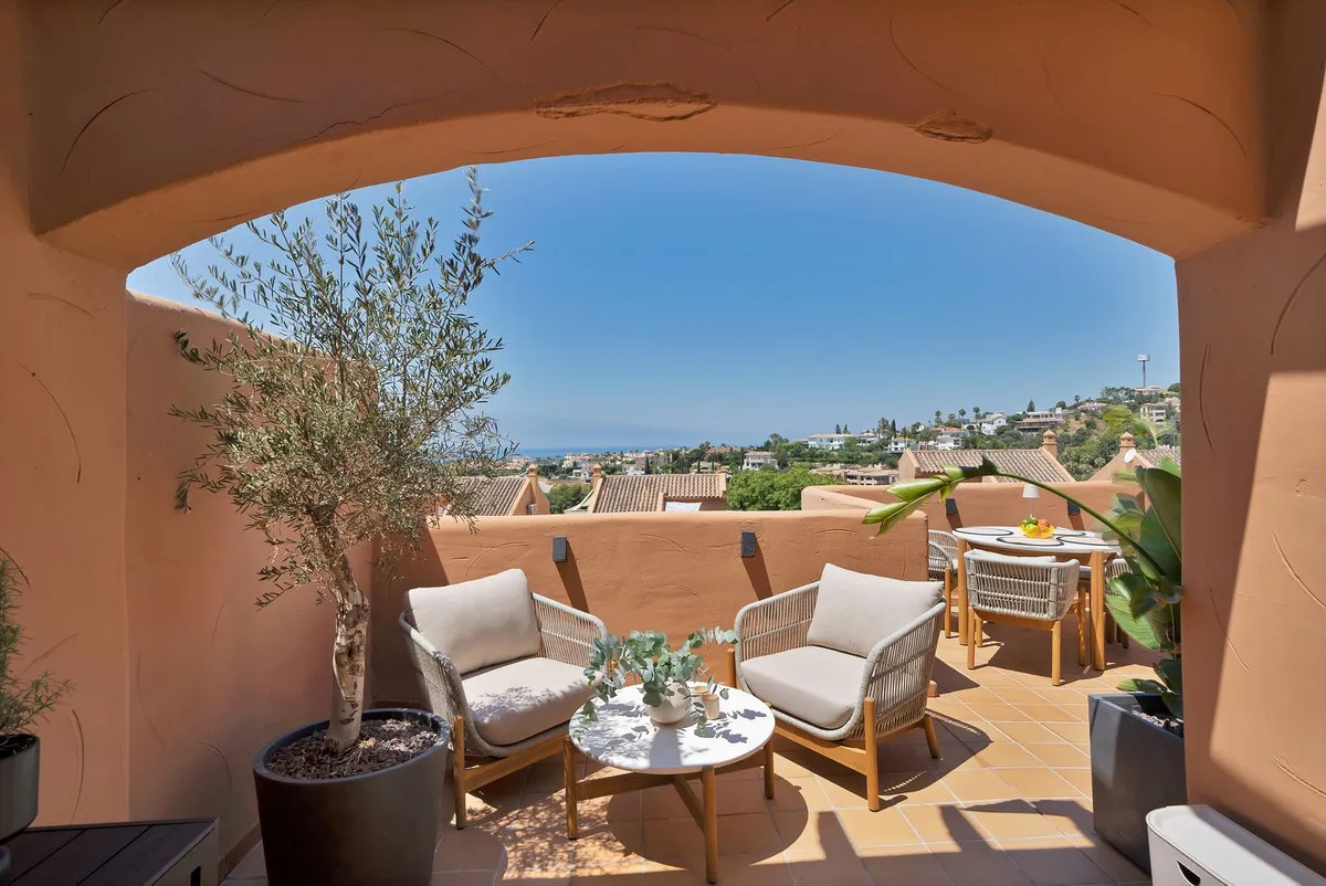 f75b35c3-5d80-476b-9845-e317f8db4c15