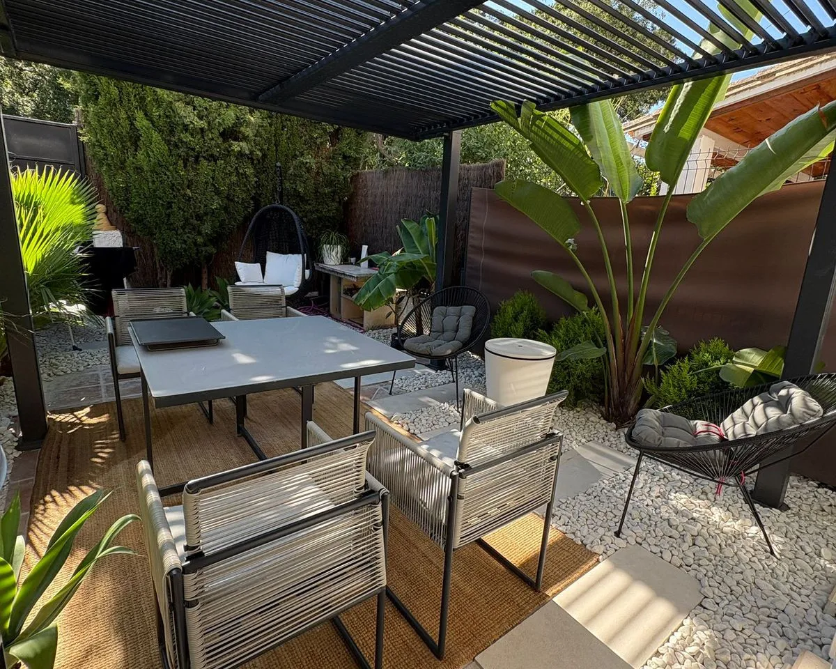 73cd6796-8e5e-437e-a21e-7d590d673ab6