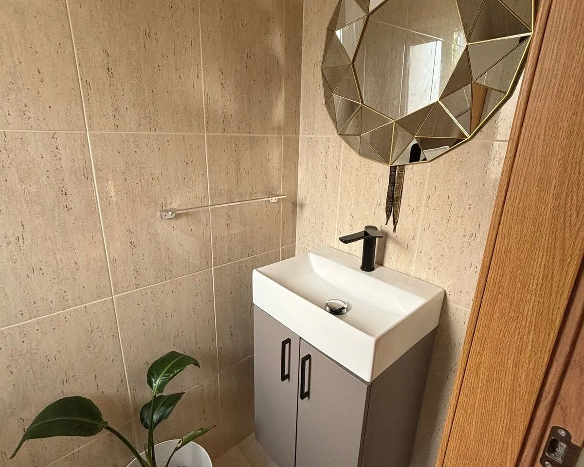 f7438d3c-f1b3-48d4-82d3-6c9977094eff