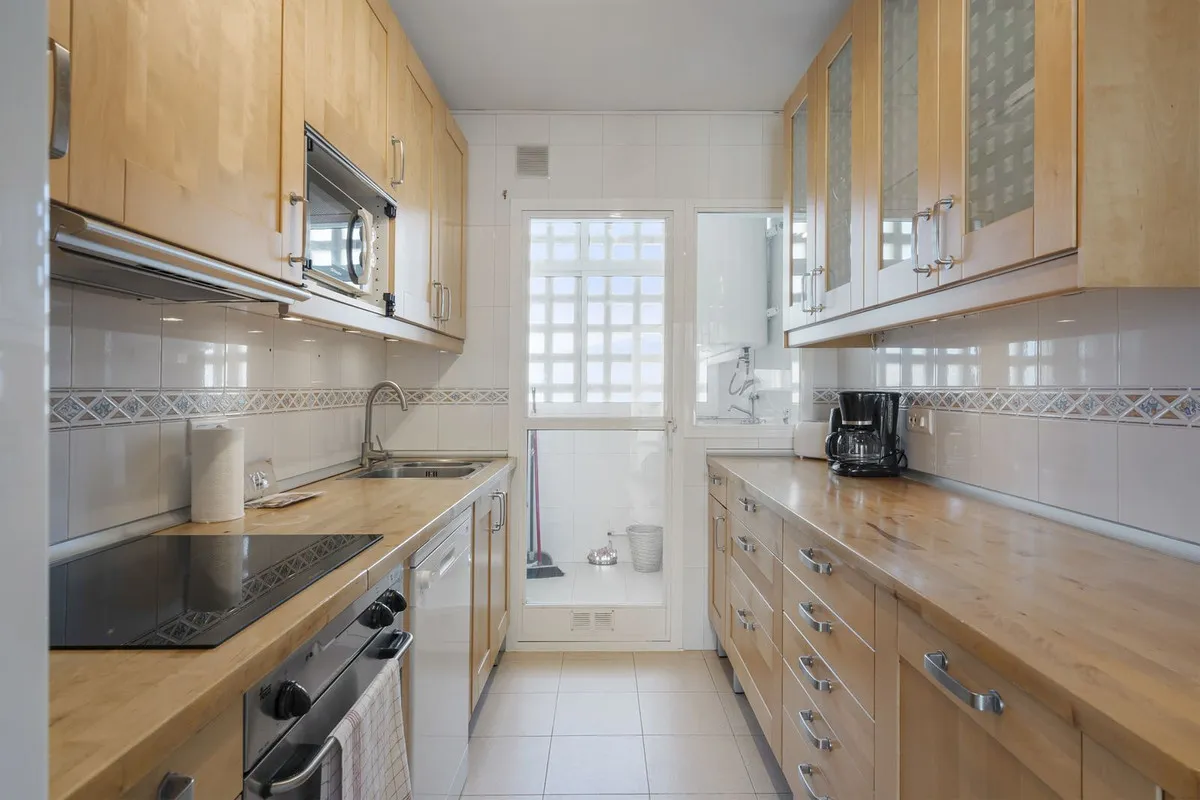 6377b9f0-6cc0-4dad-9df1-08caaf2424e2