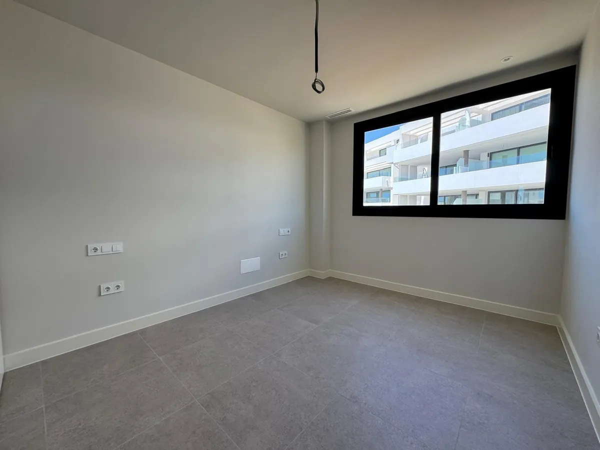 2b8f9ff8-d4c0-4bff-b40c-54dc04e181dc