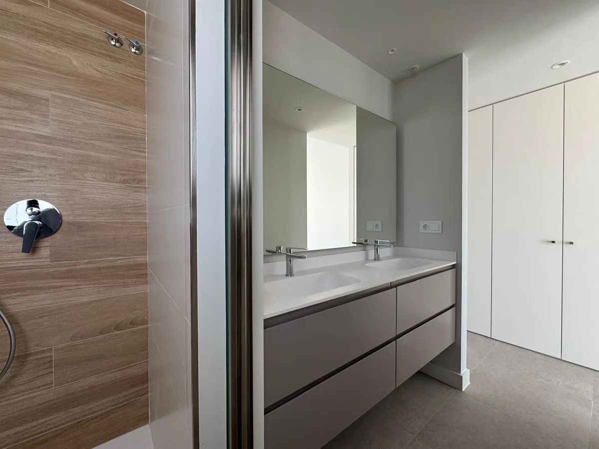 e8c76e48-007b-4fd6-9bd2-d1c1c32b2d03