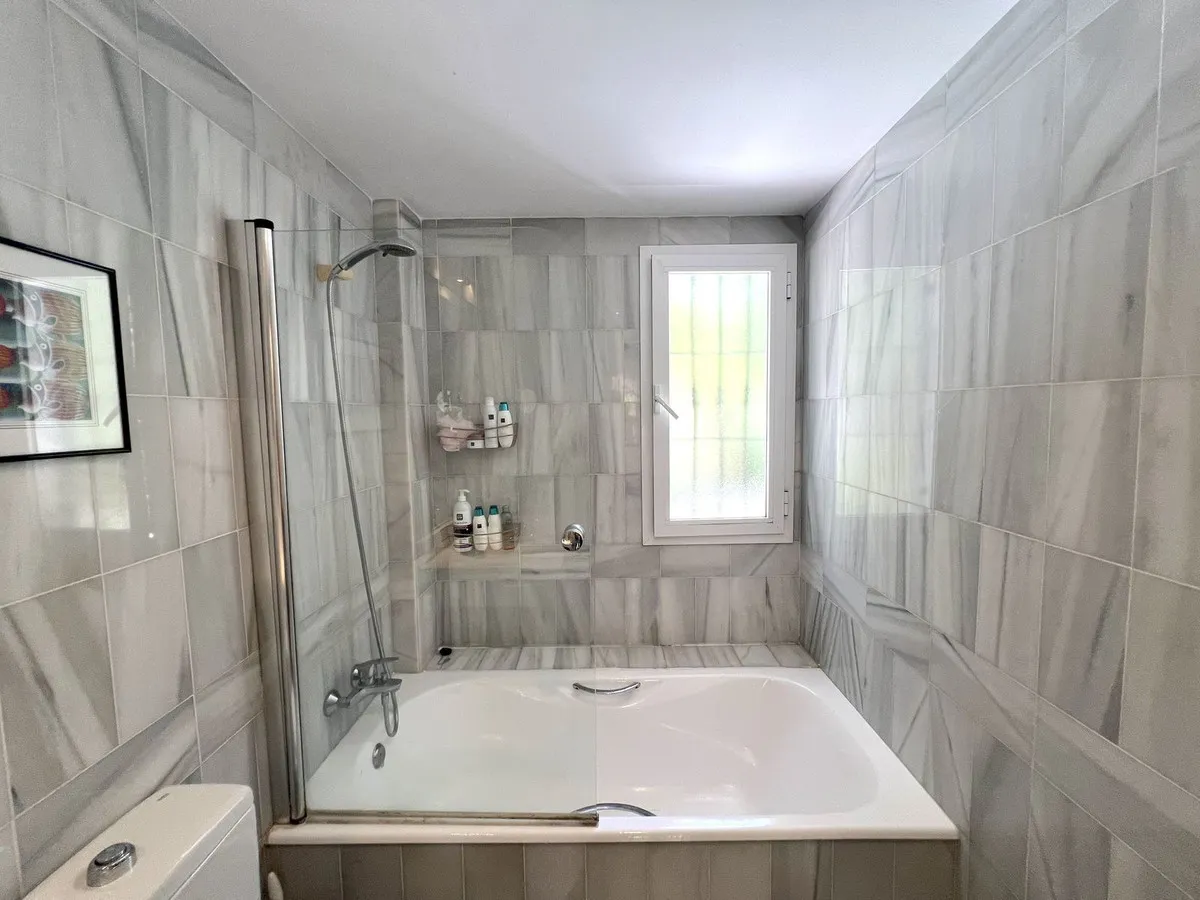 02e77f7a-2c0f-4884-b242-adf5a5f6695a