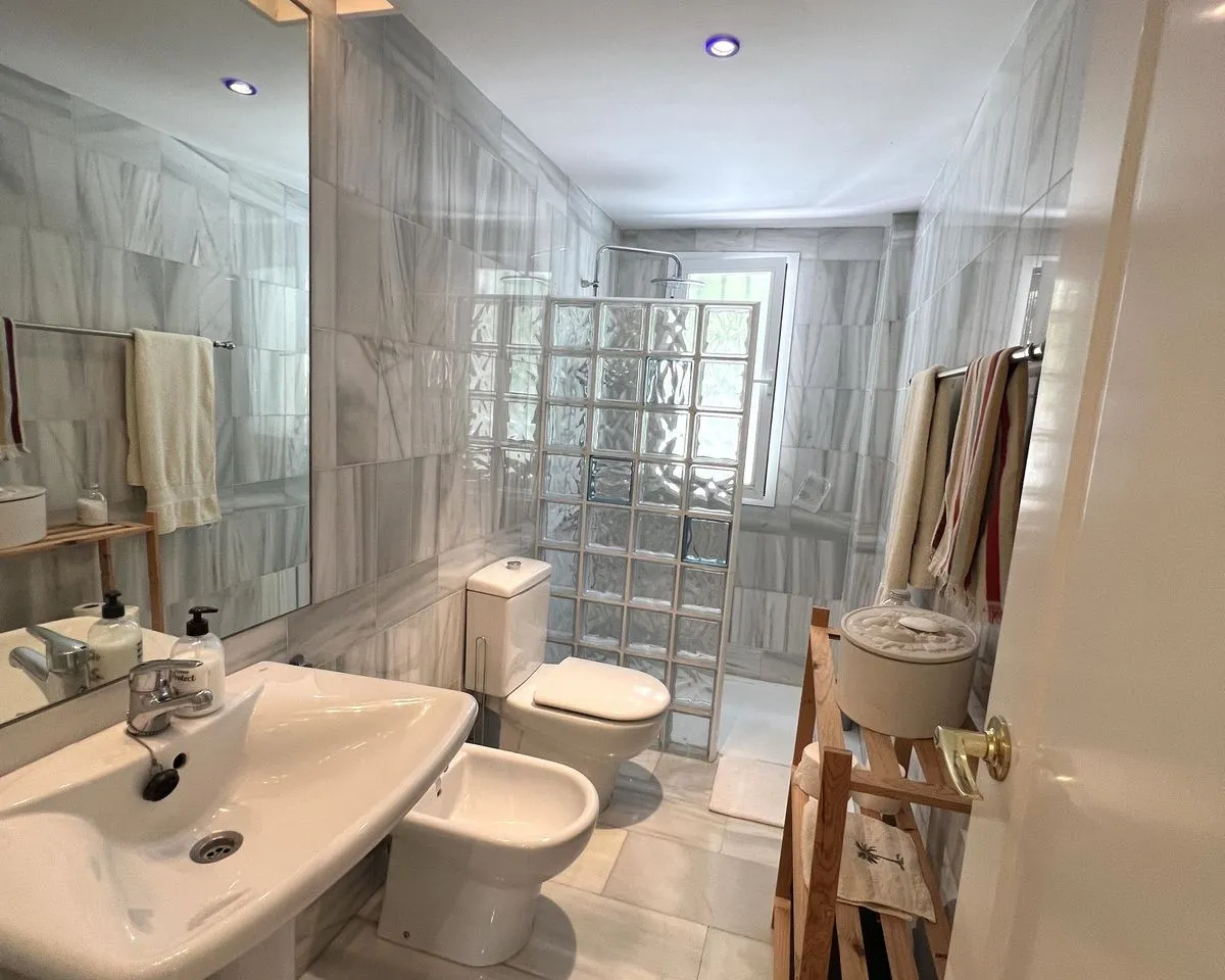 25c15917-0b24-4bef-8434-a6f795e9abf4