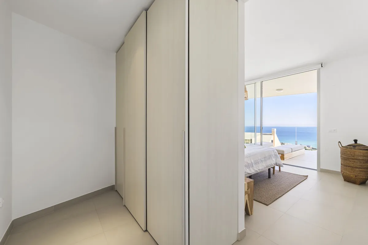 037b311d-6cff-41a7-899c-8a6f42282f7f