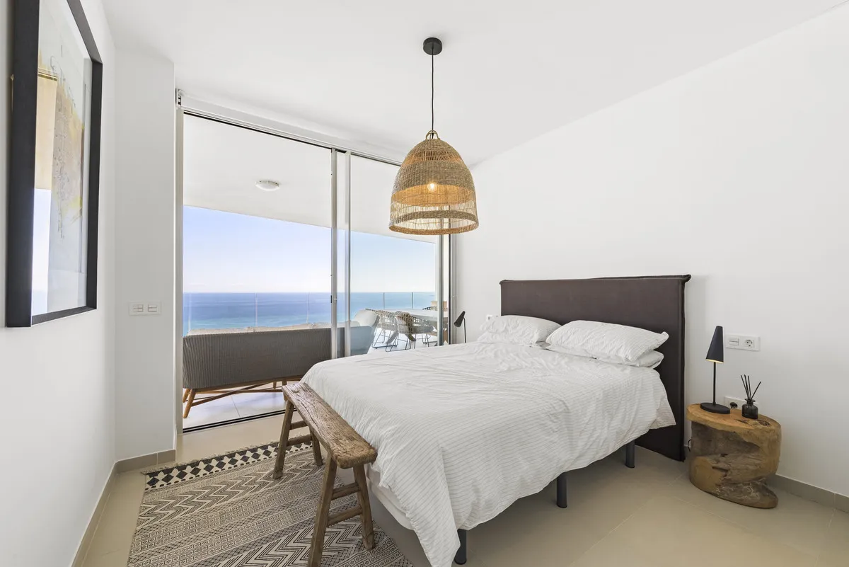 04bd8b8e-e4fe-4257-8908-a032da75532a