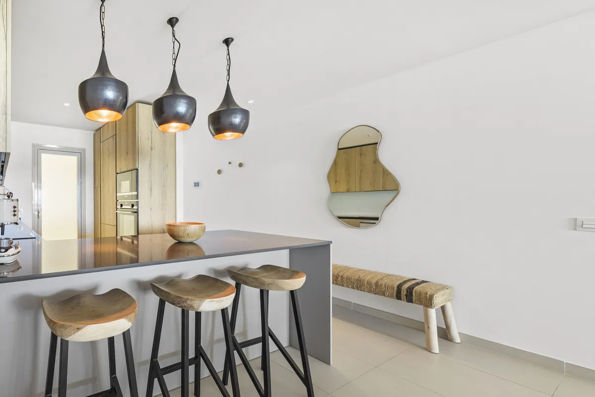 83637546-5d31-4e2c-8398-2fb08d7632dc