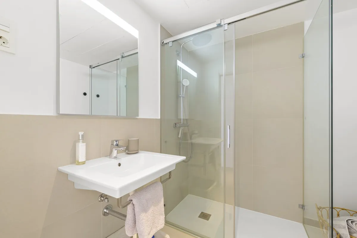 c6bfb34a-4c51-4a62-9dfc-4cd5378d5c97