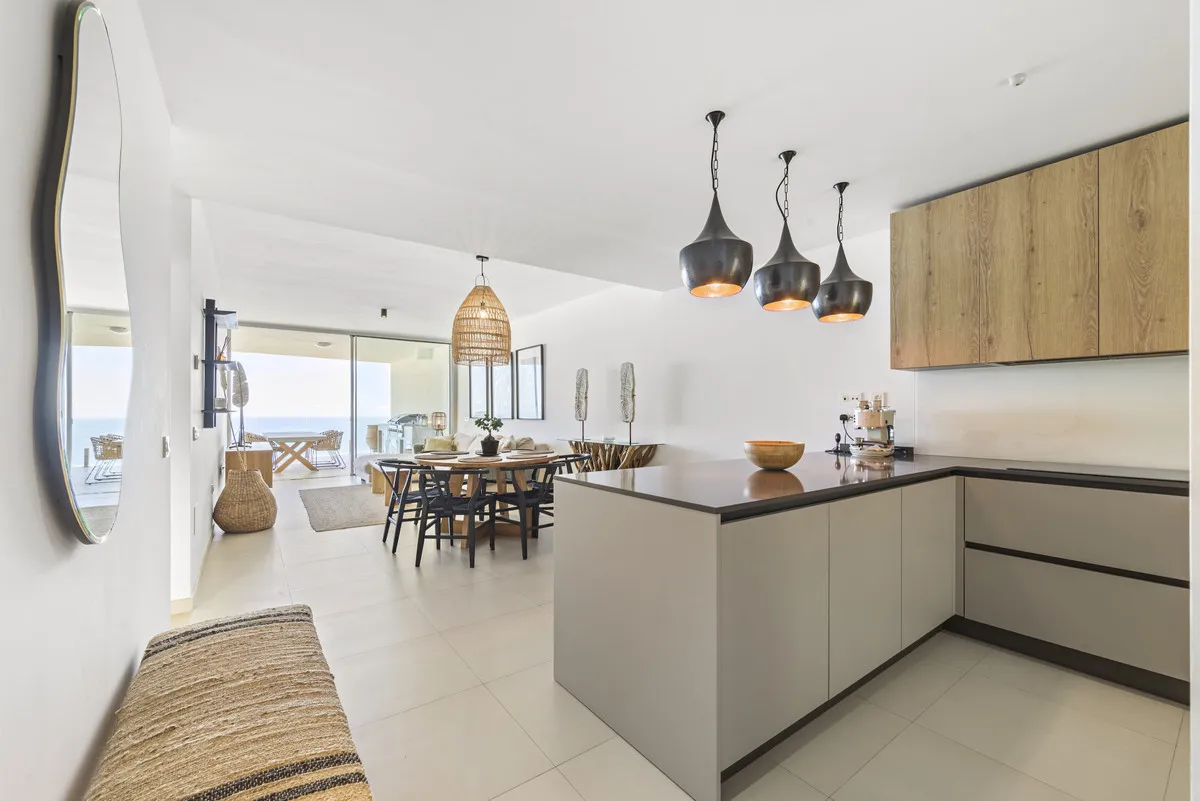 dc89a778-cdc7-4e3f-85a6-3494e32cb465