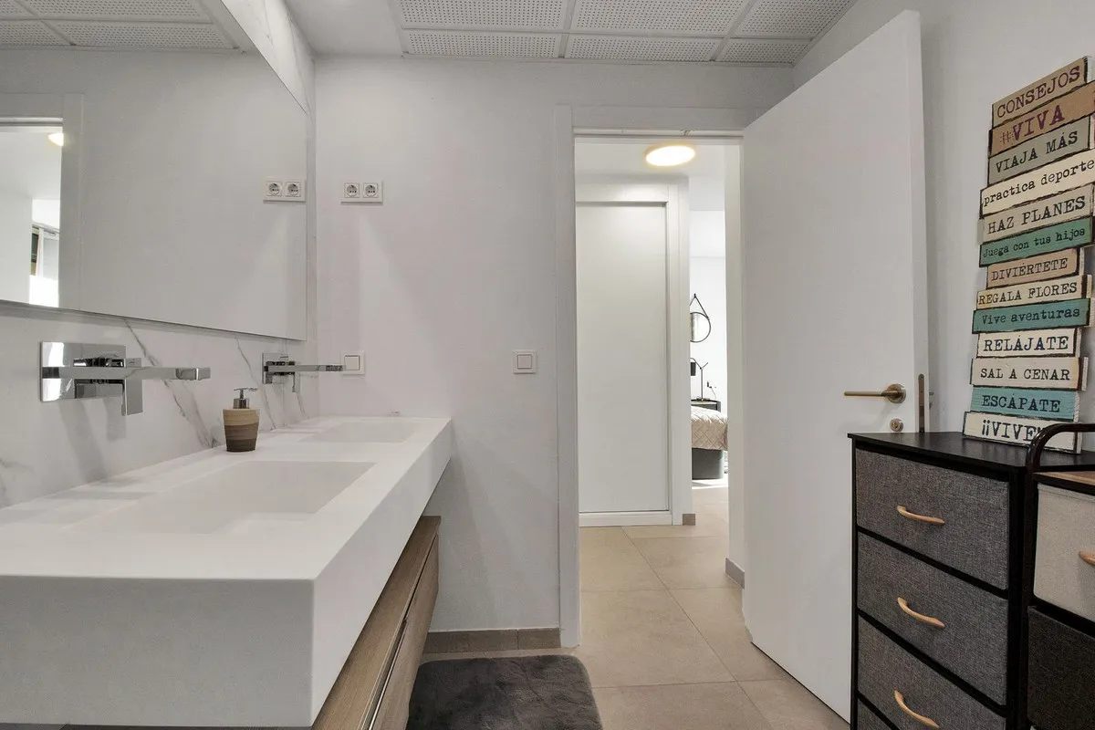 0299916a-a0e9-4fdd-bb04-3b905fc20ce6