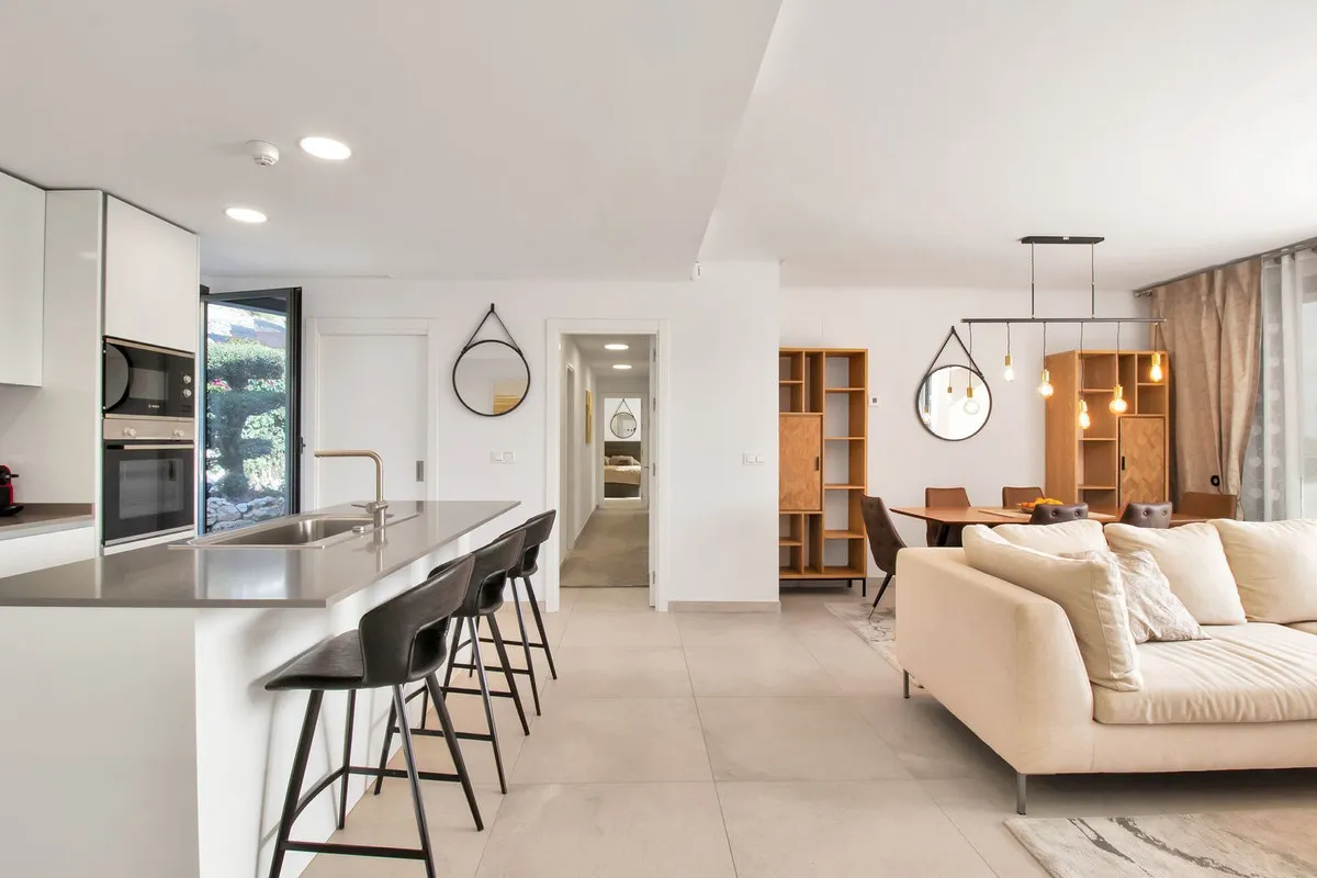 1c469809-c522-444b-bf36-93e37e41fd5b